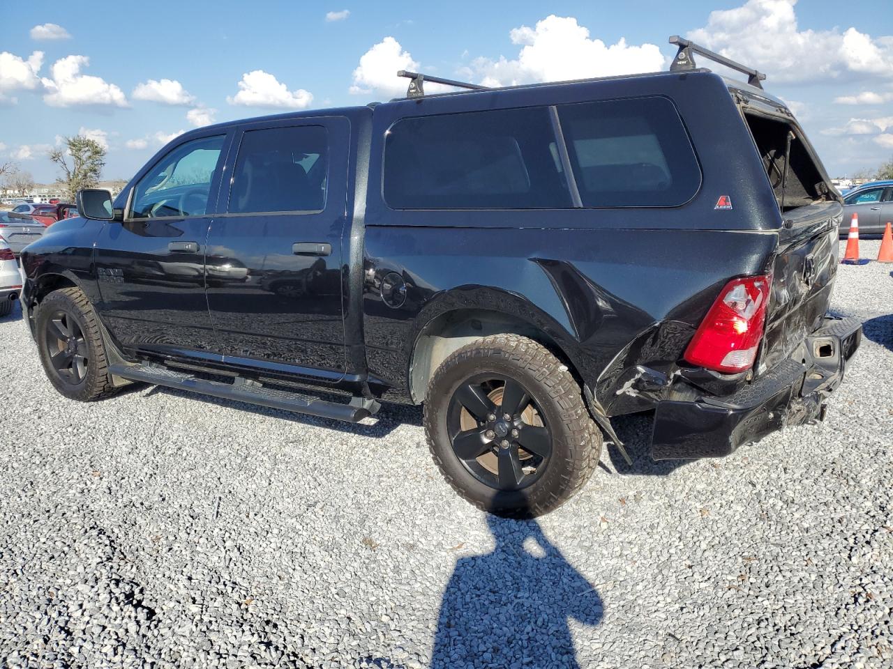 2016 RAM 1500 - Image 2