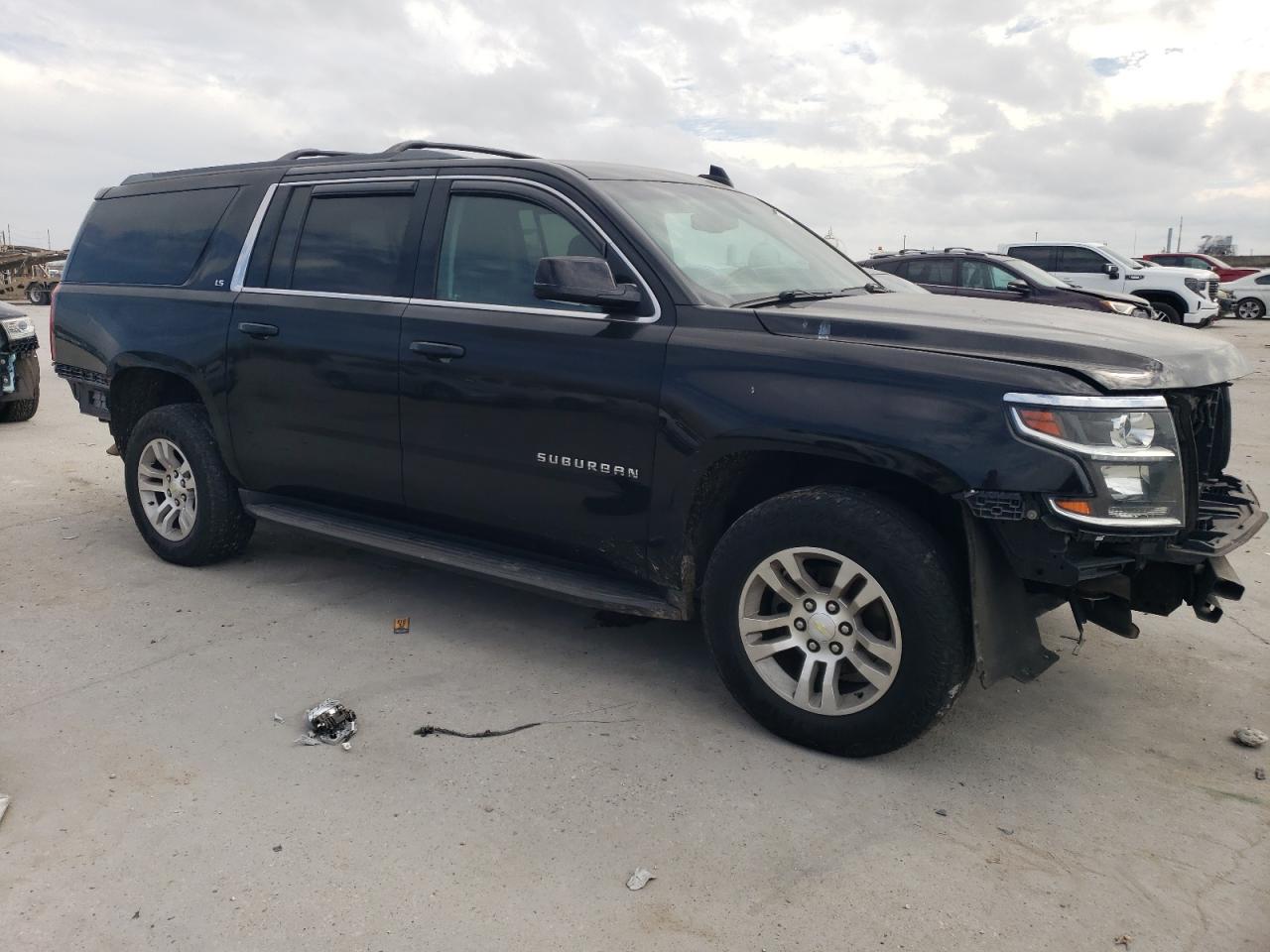 2016 Chevrolet Suburban - Image 4