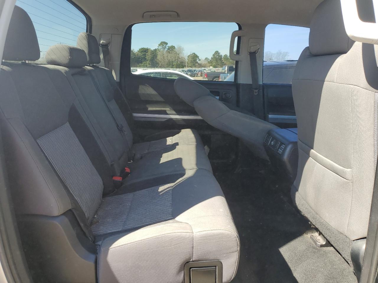 2017 Toyota Tundra - Image 10