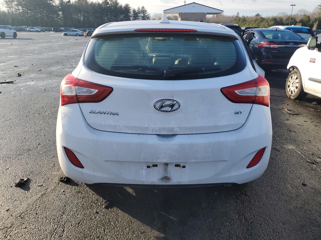 2014 Hyundai Elantra - Image 6