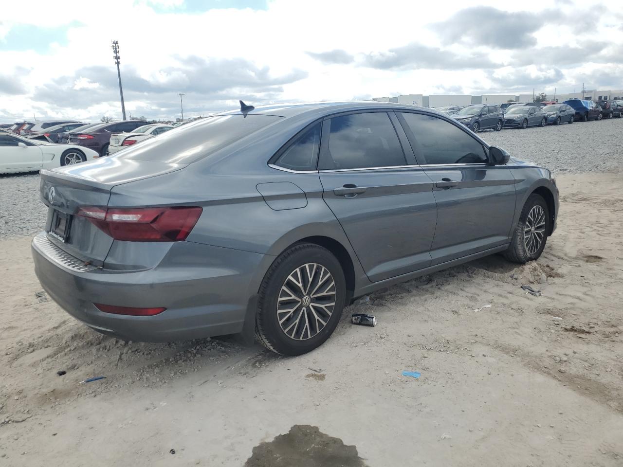 2021 Volkswagen Jetta - Image 3