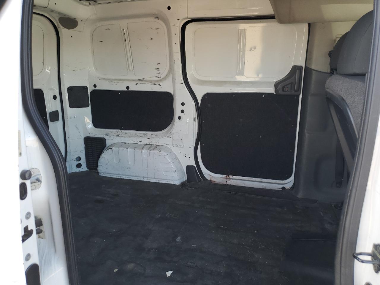 2015 Nissan NV - Image 11