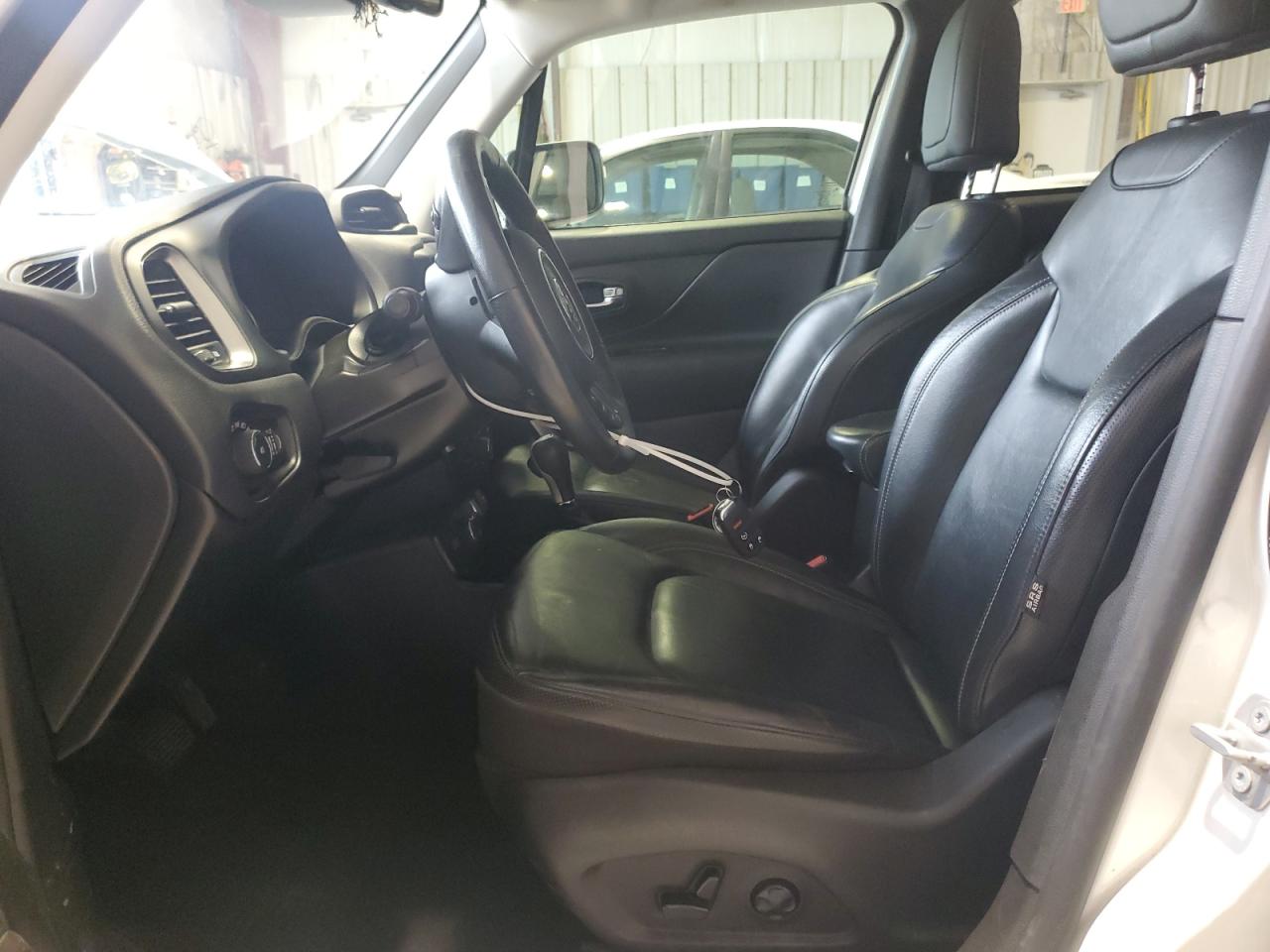 2021 Jeep Renegade - Image 7