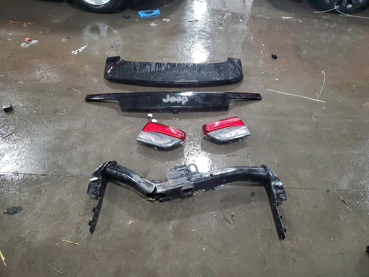 2020 Jeep Grand Cherokee - Image 14