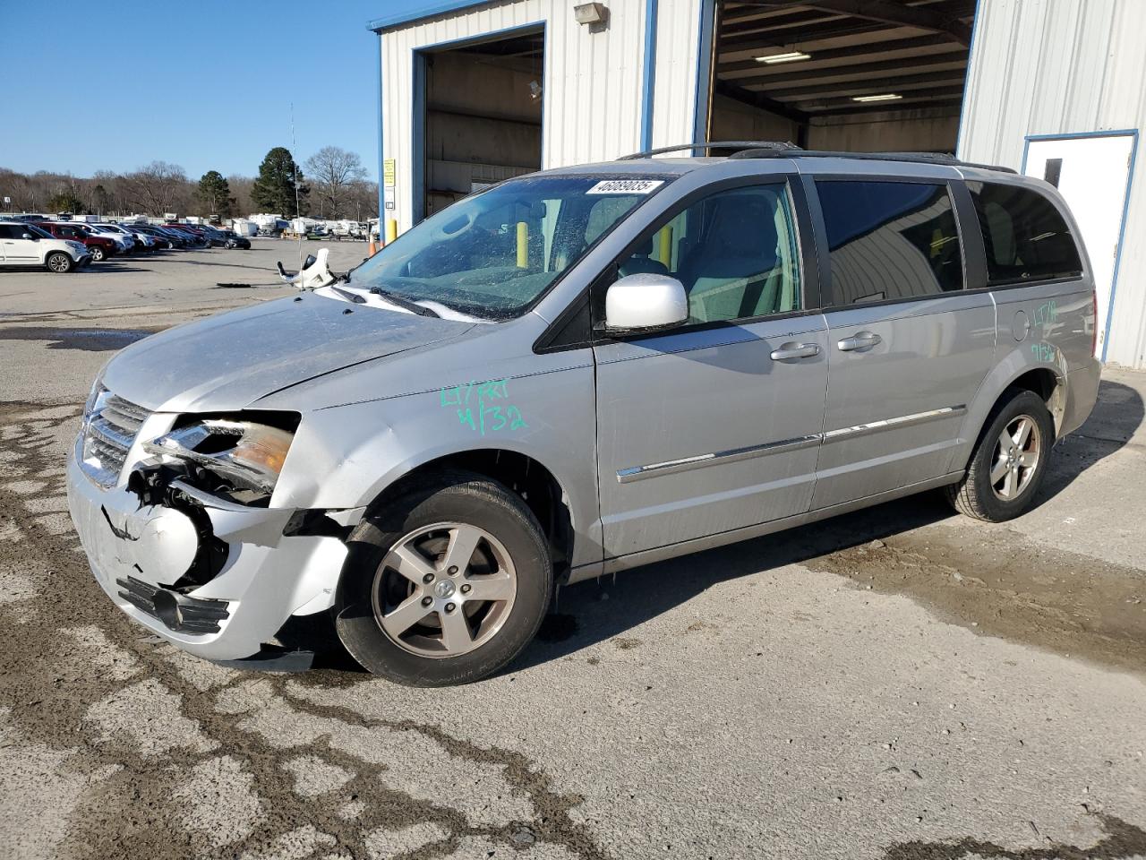 2009 Dodge Caravan - Image 1