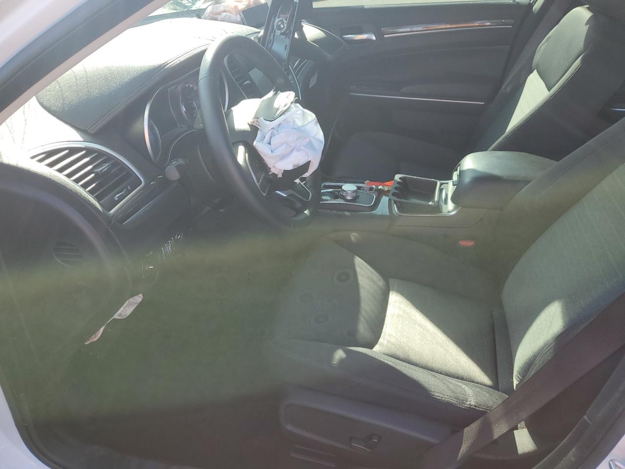 2021 Chrysler 300 - Image 7