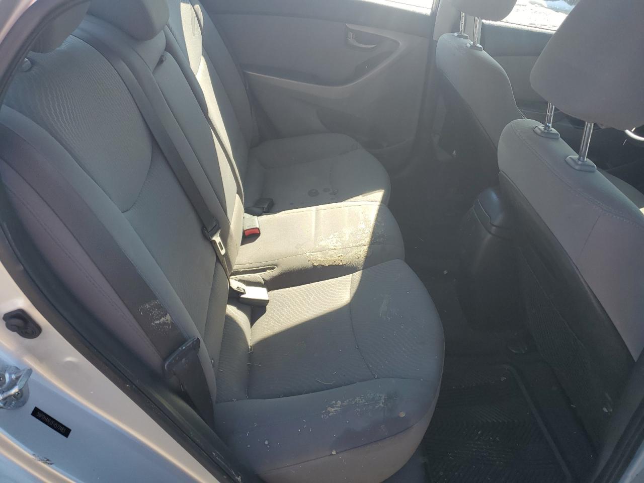 2015 Hyundai Elantra - Image 10