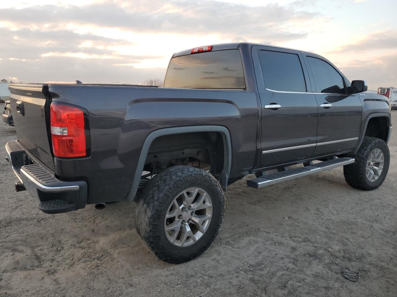2014 GMC Sierra - Image 3