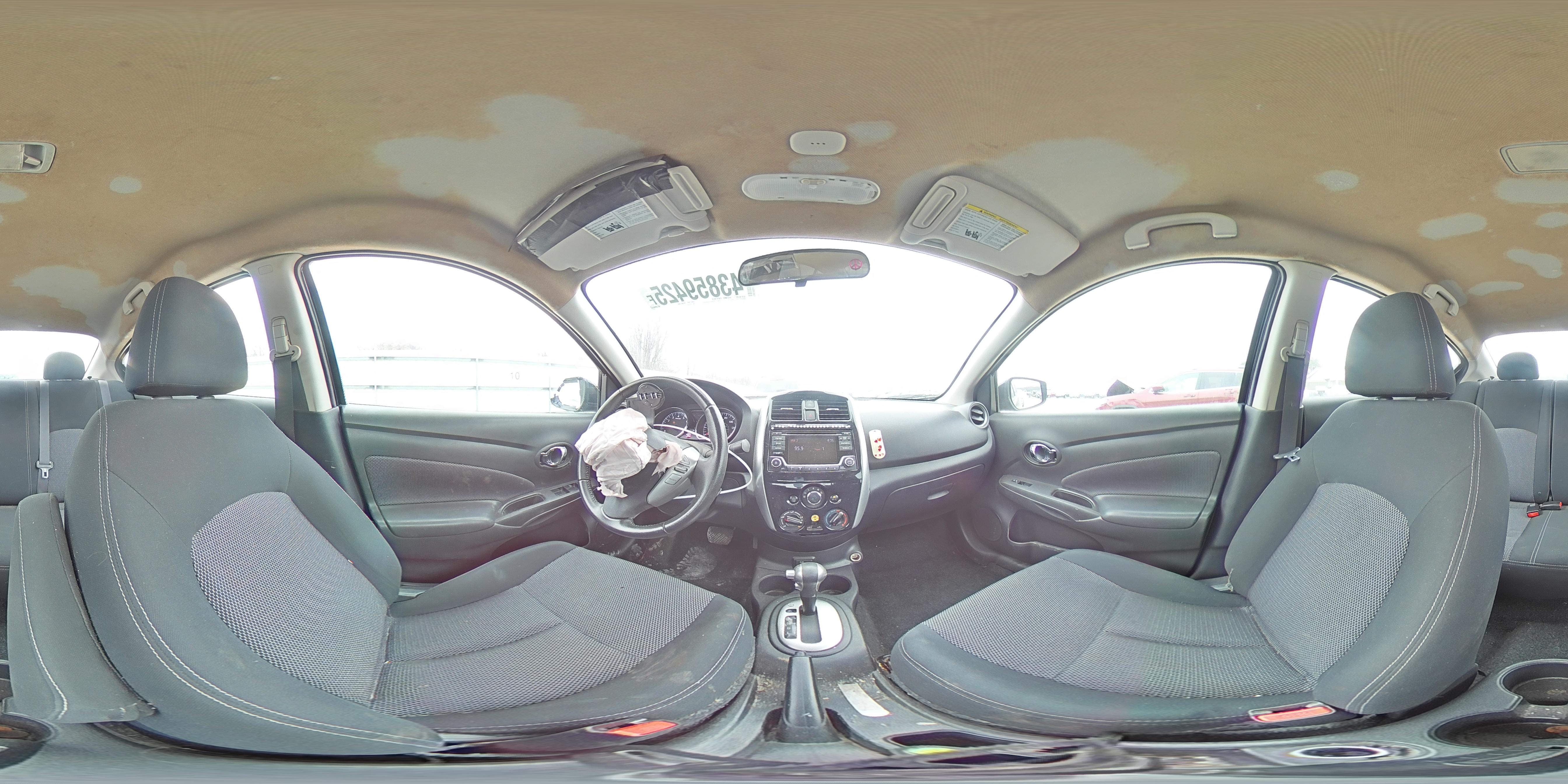 2018 Nissan Versa - Image 12