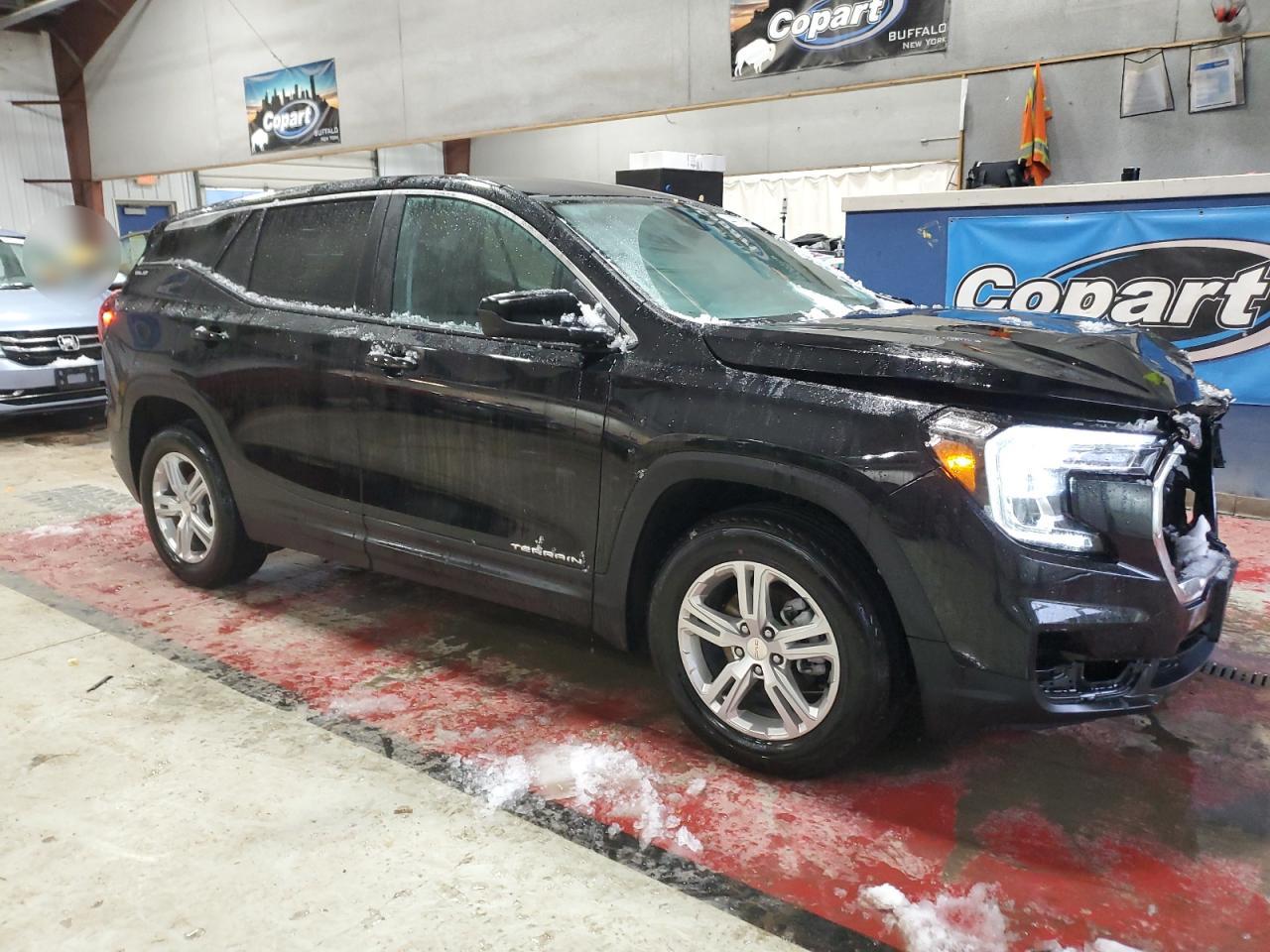 2022 GMC Terrain - Image 4