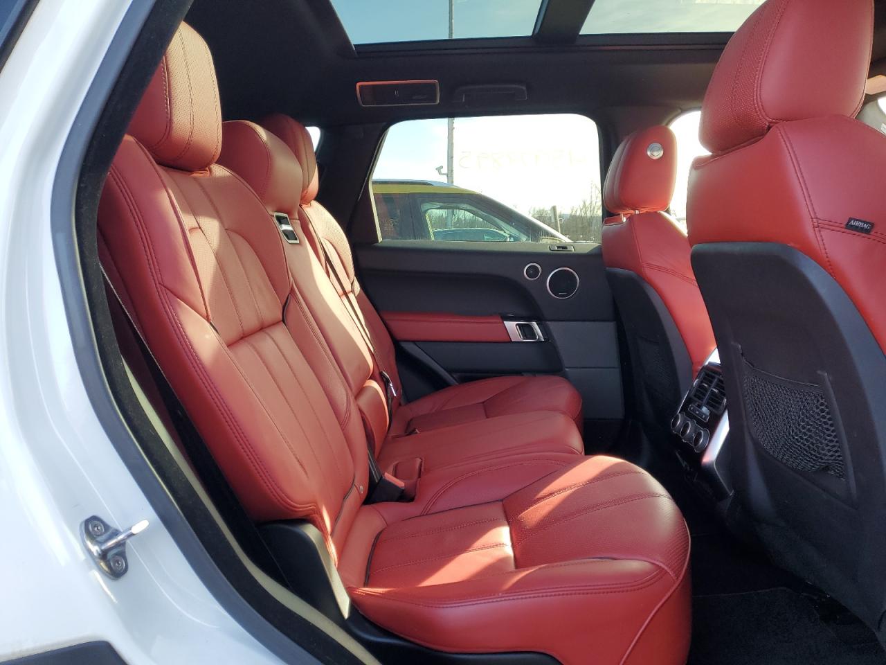 2016 Land Rover Range Rover - Image 11