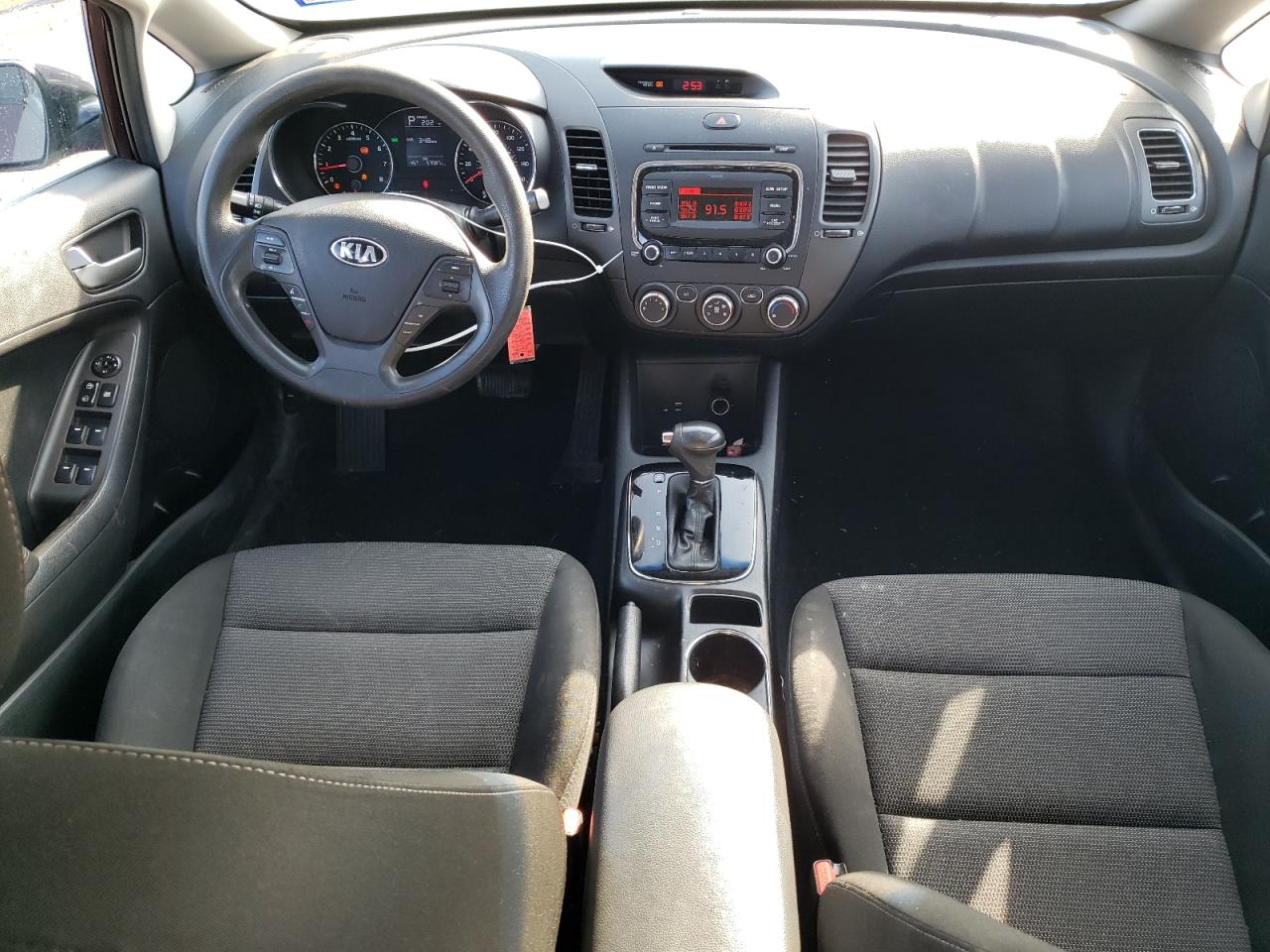 2017 Kia Forte - Image 8