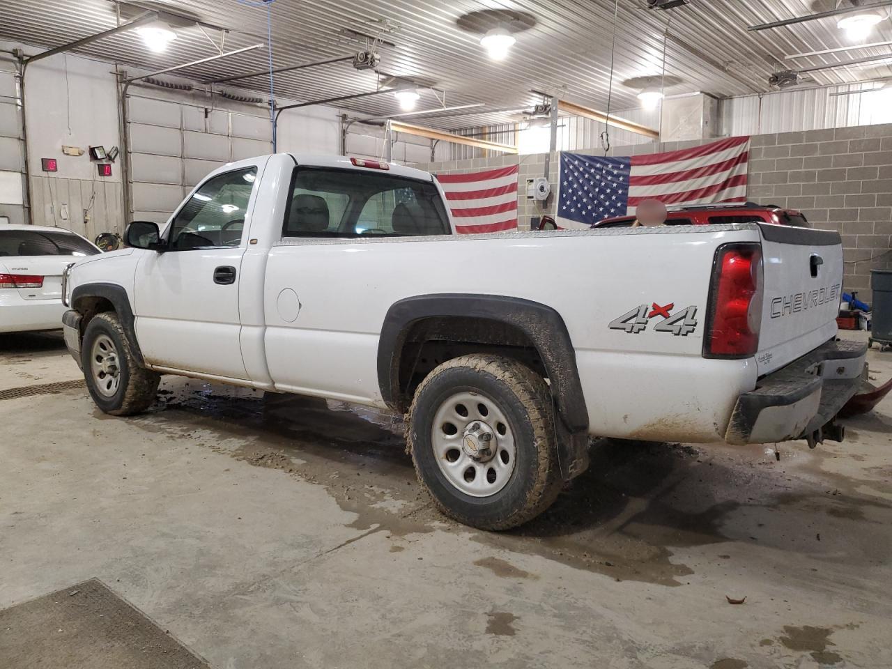2005 Chevrolet Silverado - Image 2