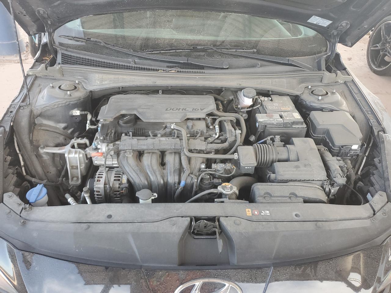 2022 Hyundai Elantra - Image 11