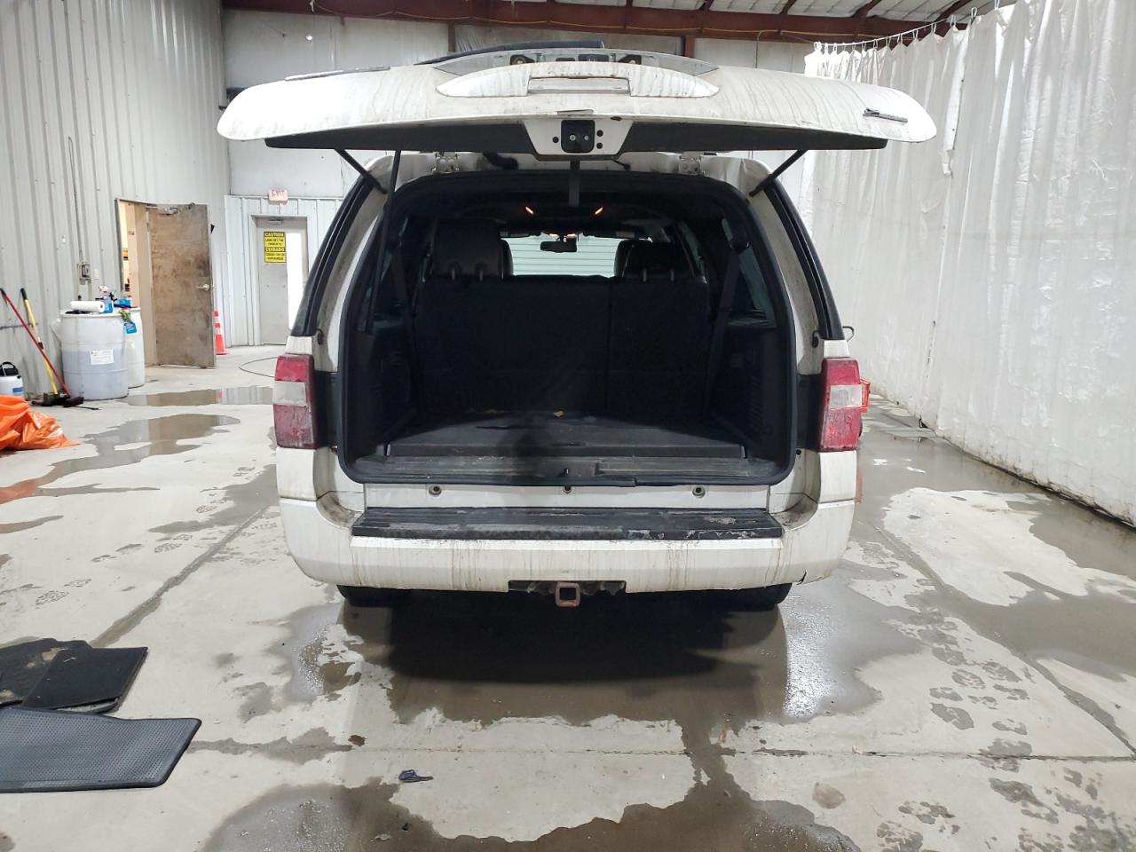 2010 Ford Expedition - Image 6