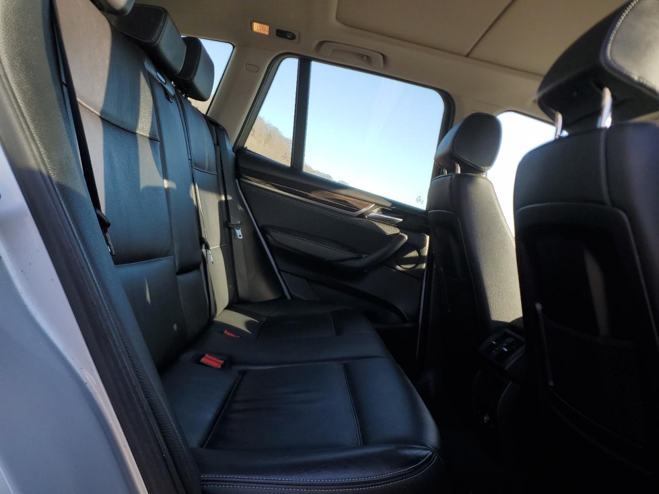 2016 BMW X3 - Image 11