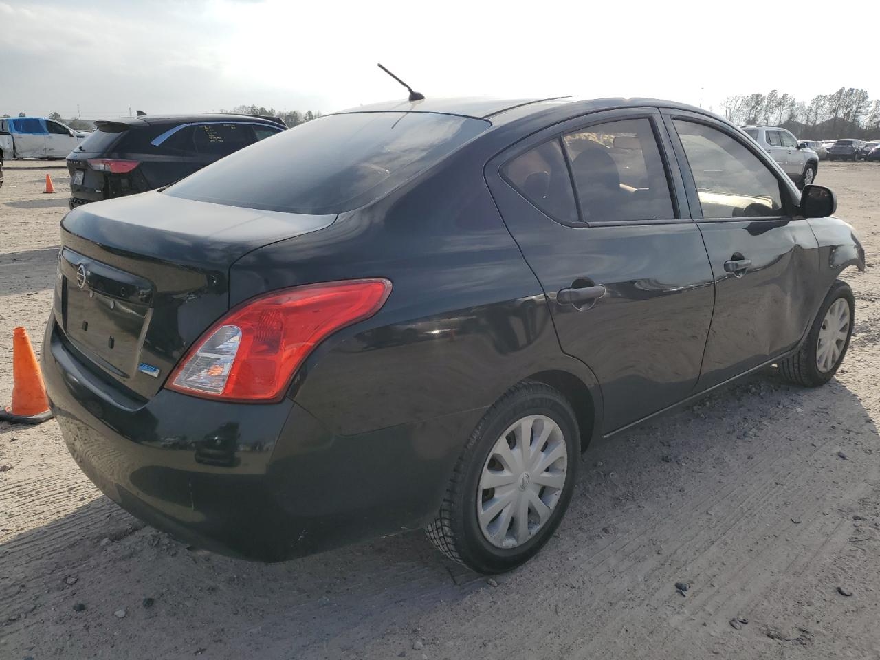 2014 Nissan Versa - Image 3