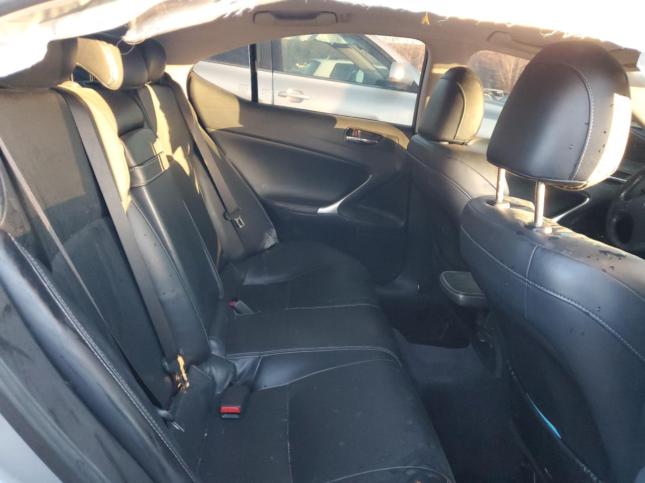 2010 Lexus IS - Image 10