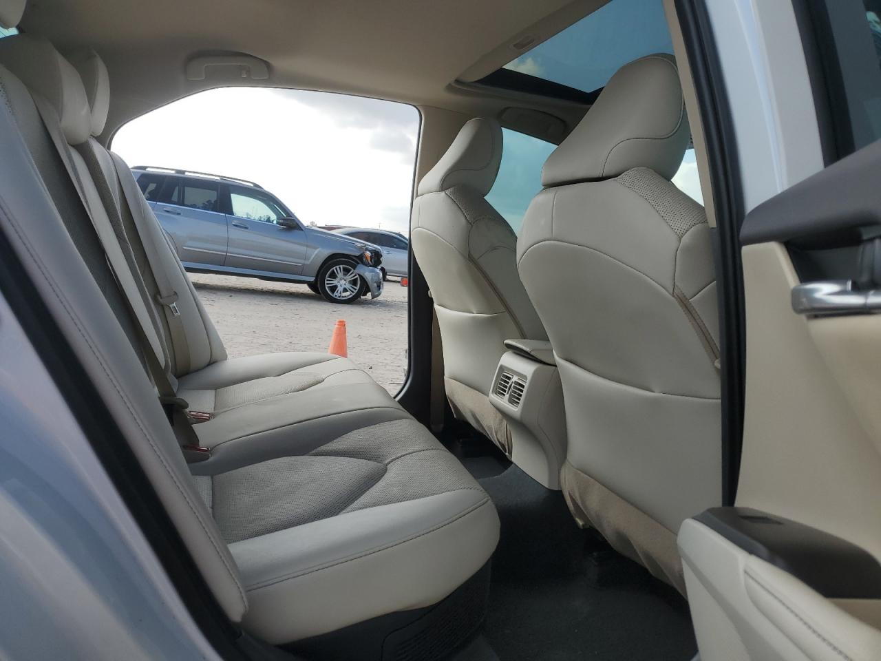 2022 Toyota Camry - Image 10