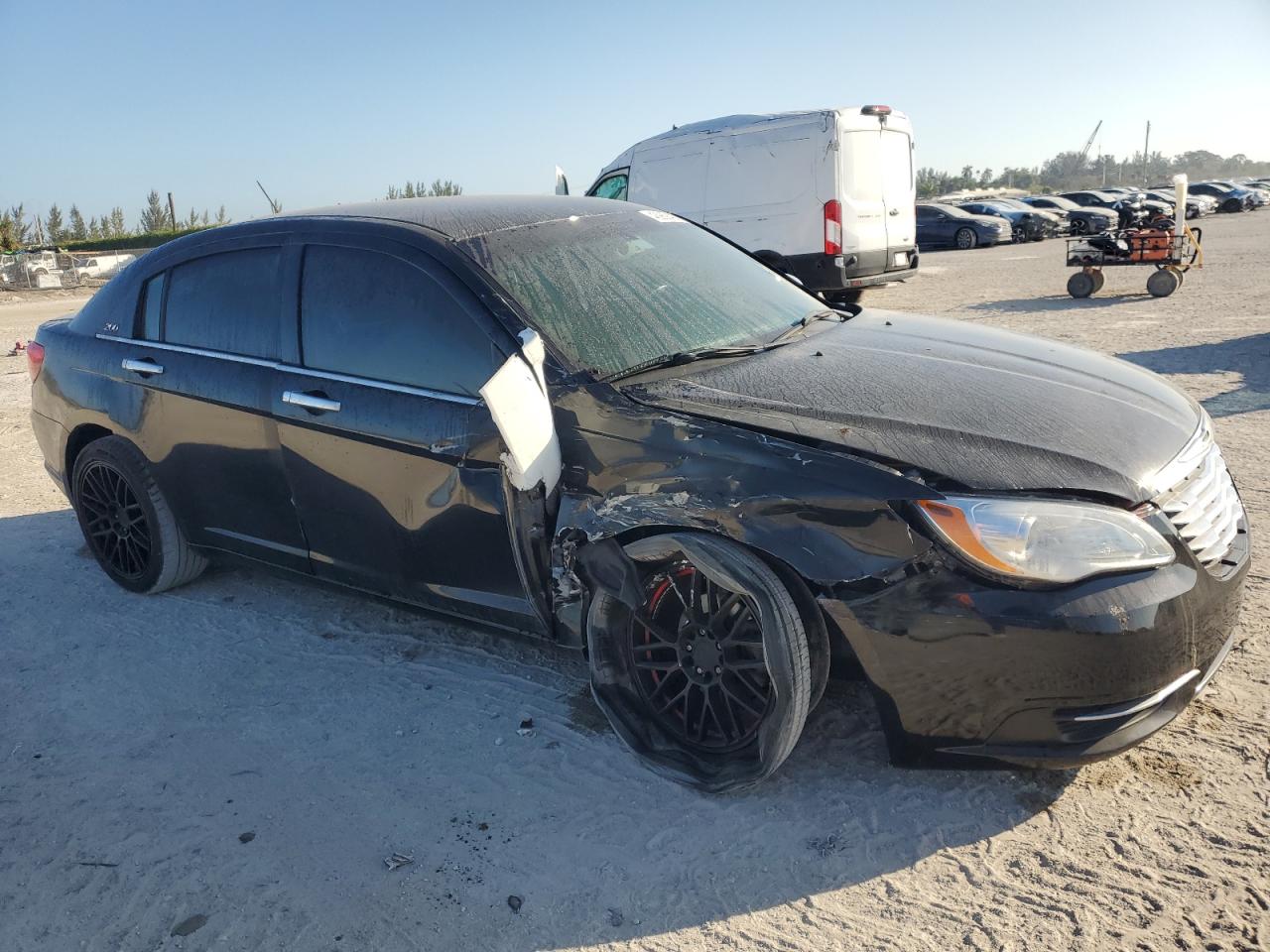 2013 Chrysler 200 - Image 4
