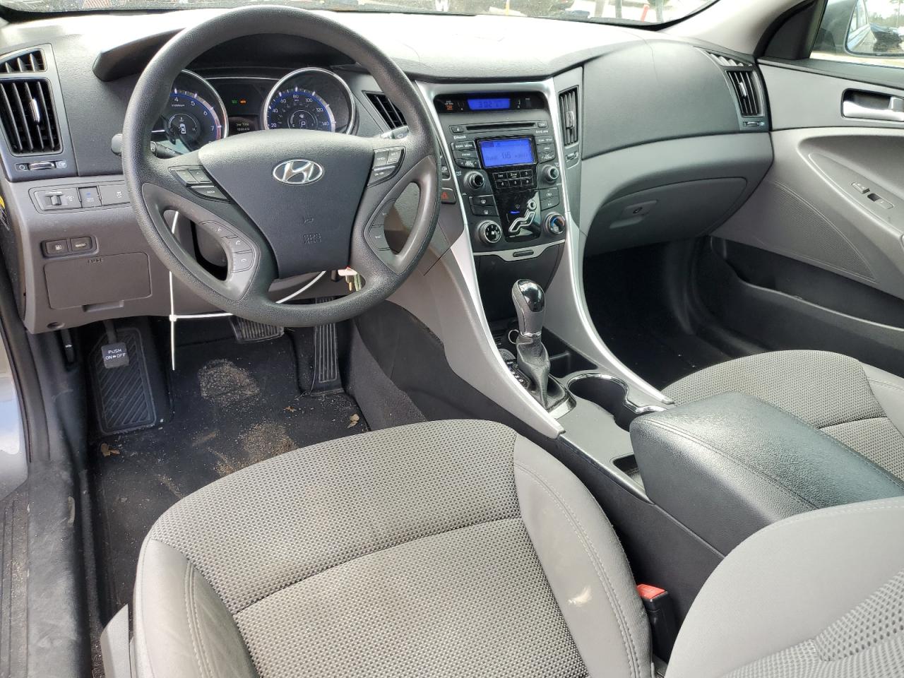 2013 Hyundai Sonata - Image 8