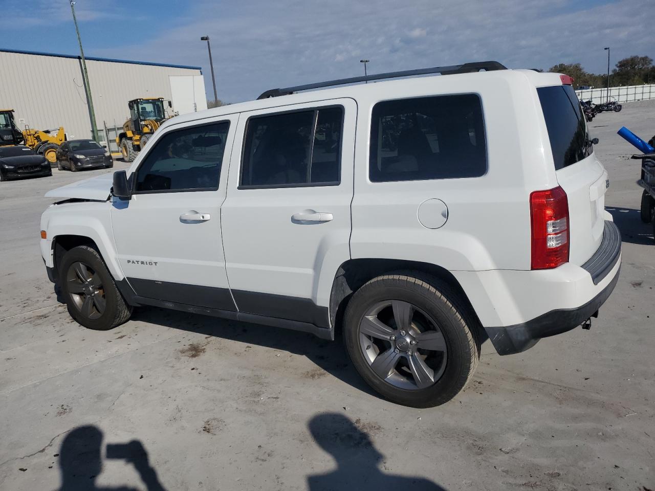 2016 Jeep Liberty (Patriot) - Image 2