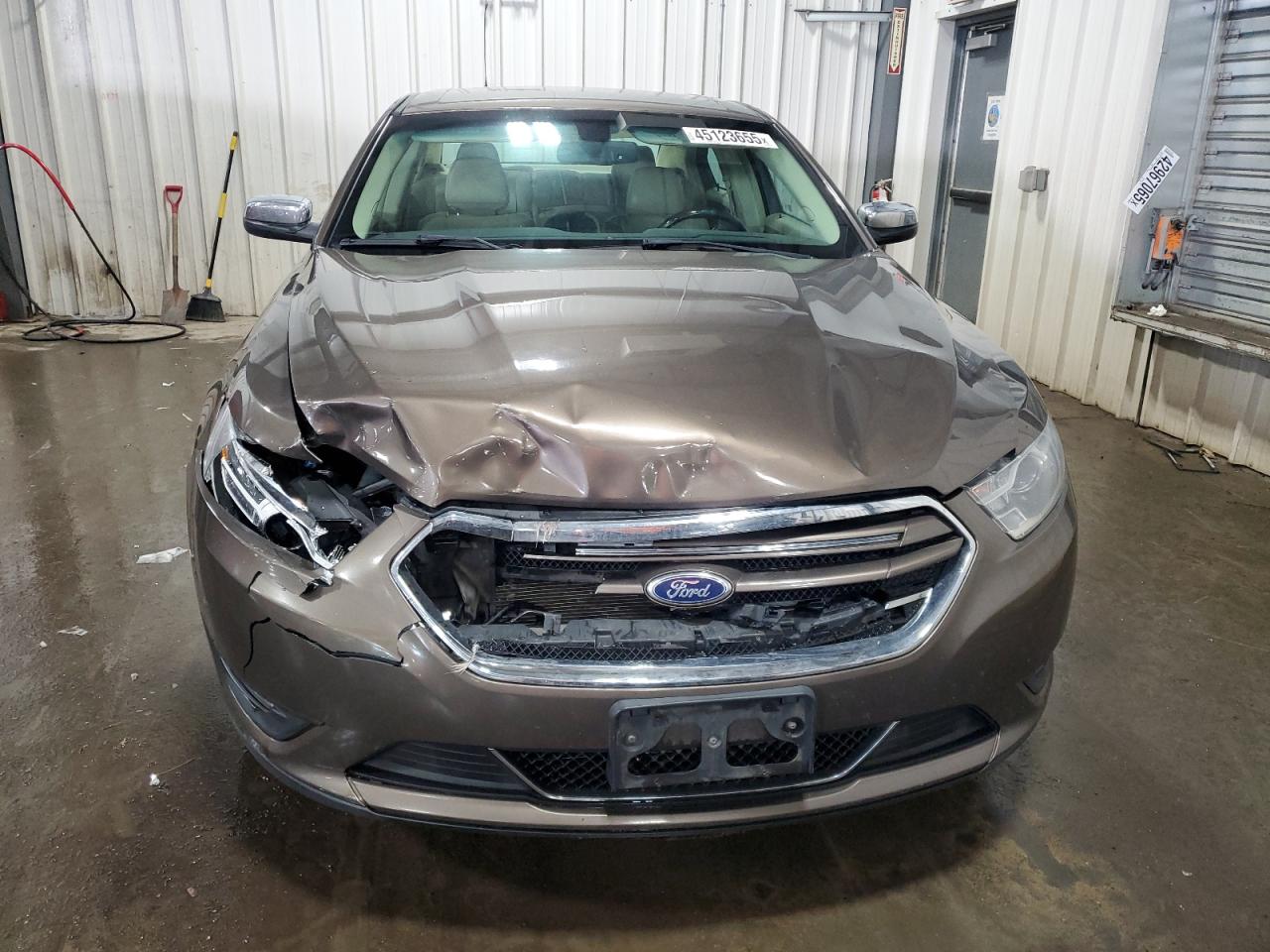 2015 Ford Taurus - Image 5