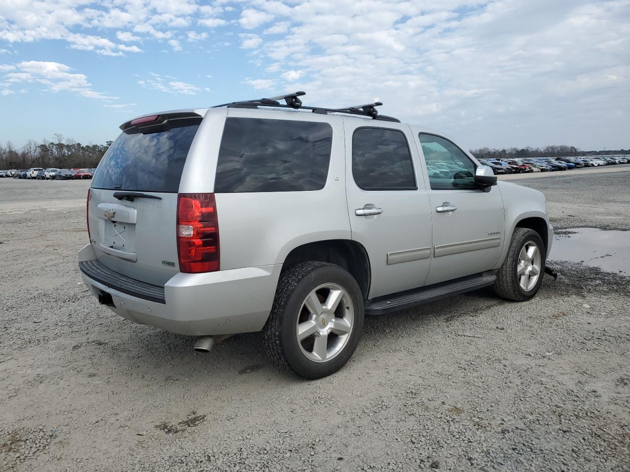 2011 Chevrolet Tahoe - Image 3