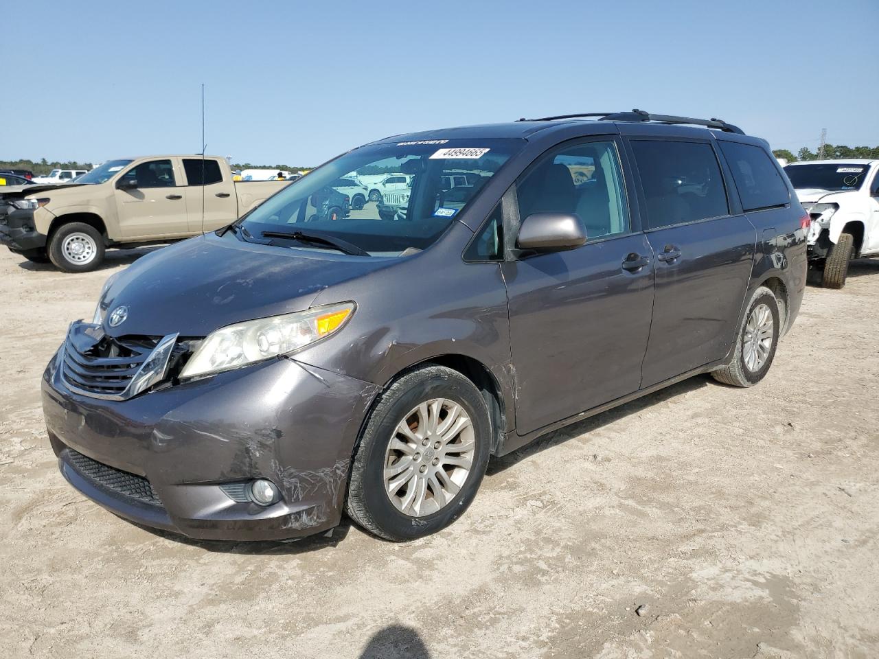 2012 Toyota Sienna - Image 1