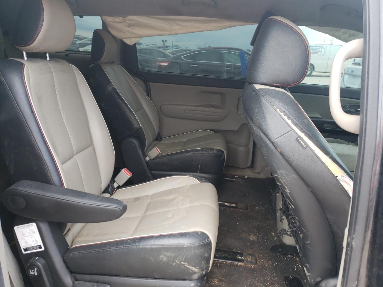 2019 Kia Sedona - Image 11