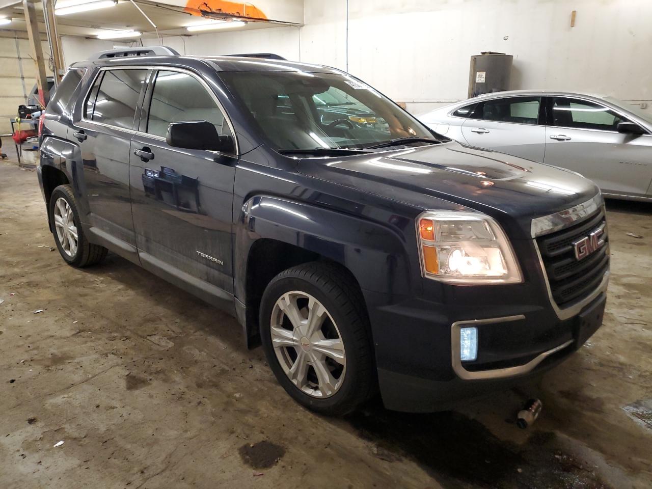2017 GMC Terrain - Image 4