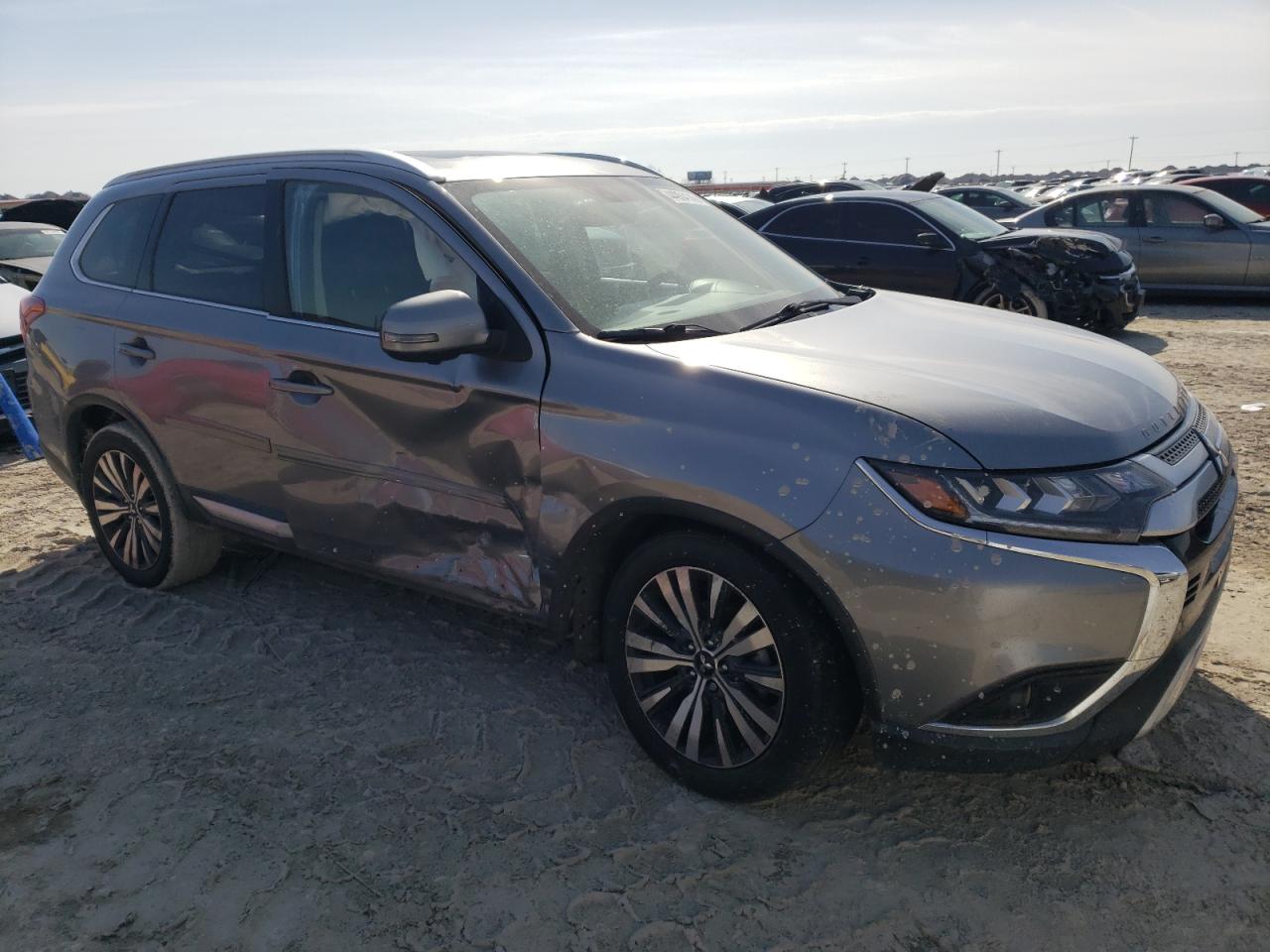 2019 Mitsubishi Outlander - Image 4