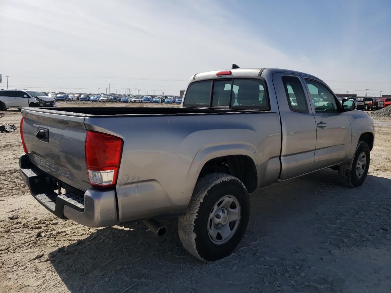 2016 Toyota Tacoma - Image 3