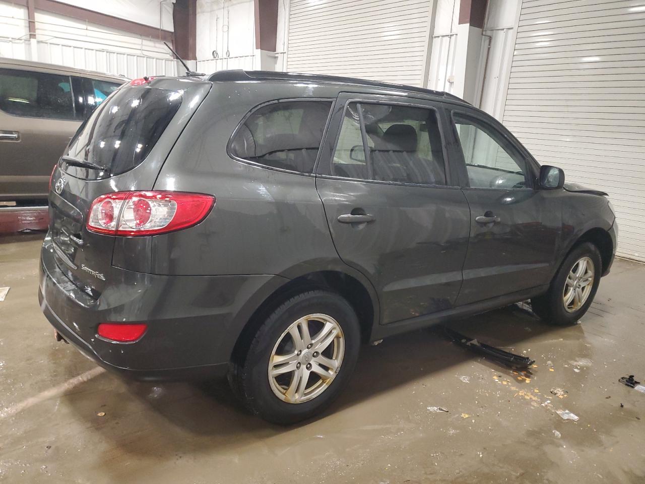 2010 Hyundai Santa Fe - Image 3