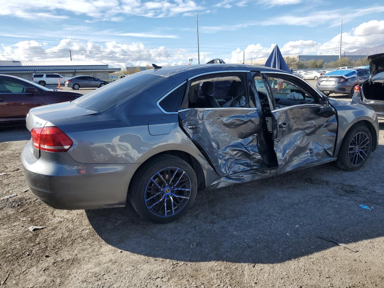 2015 Volkswagen Passat - Image 3