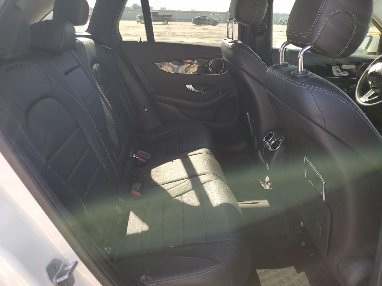 2016 Mercedes-Benz GLC - Image 11