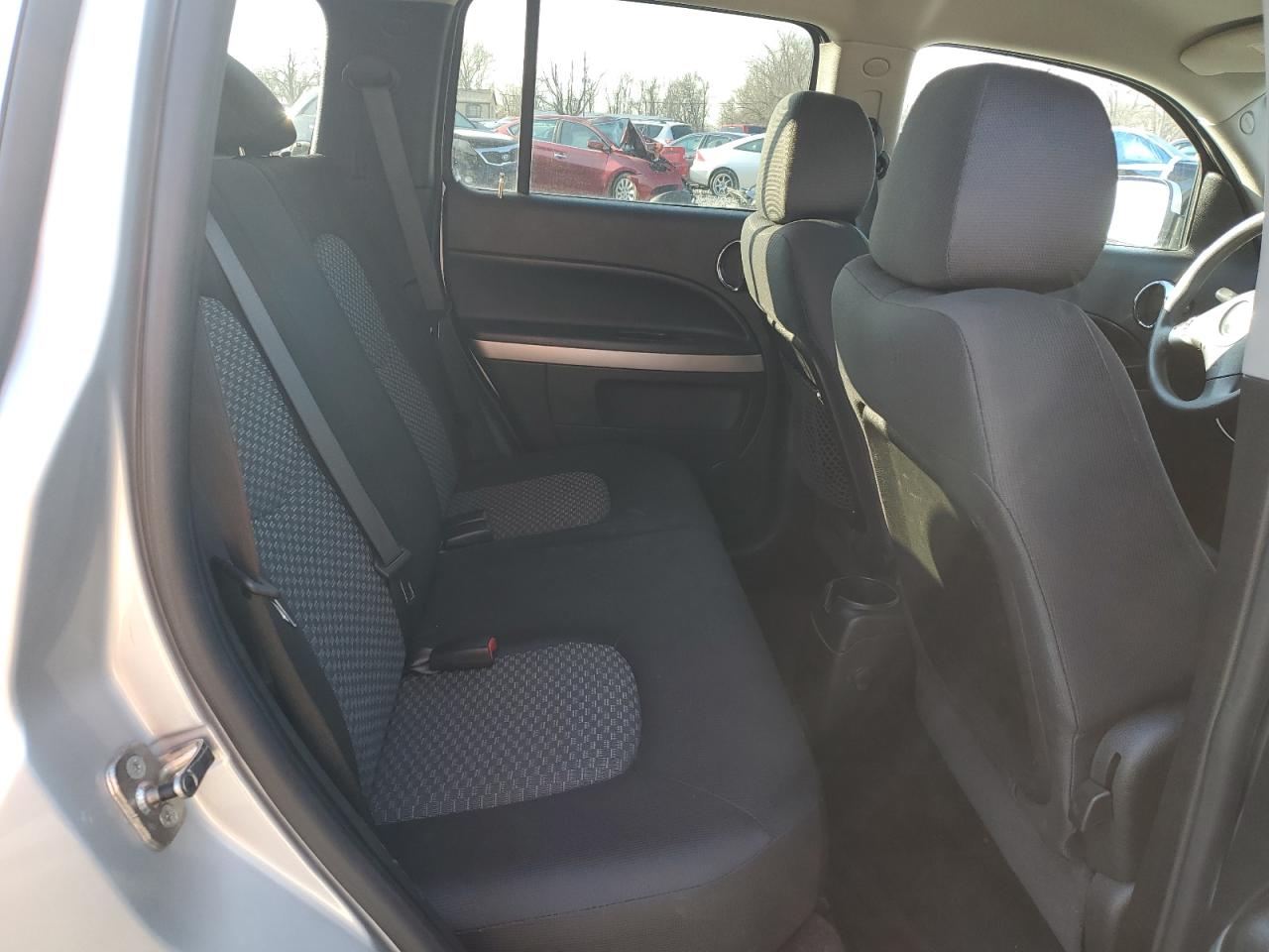 2011 Chevrolet HHR - Image 10