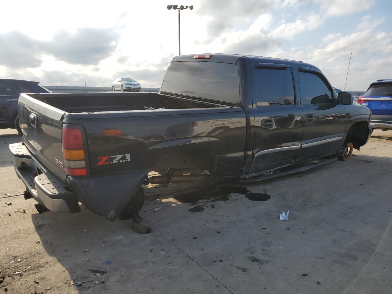 2005 GMC Sierra - Image 3
