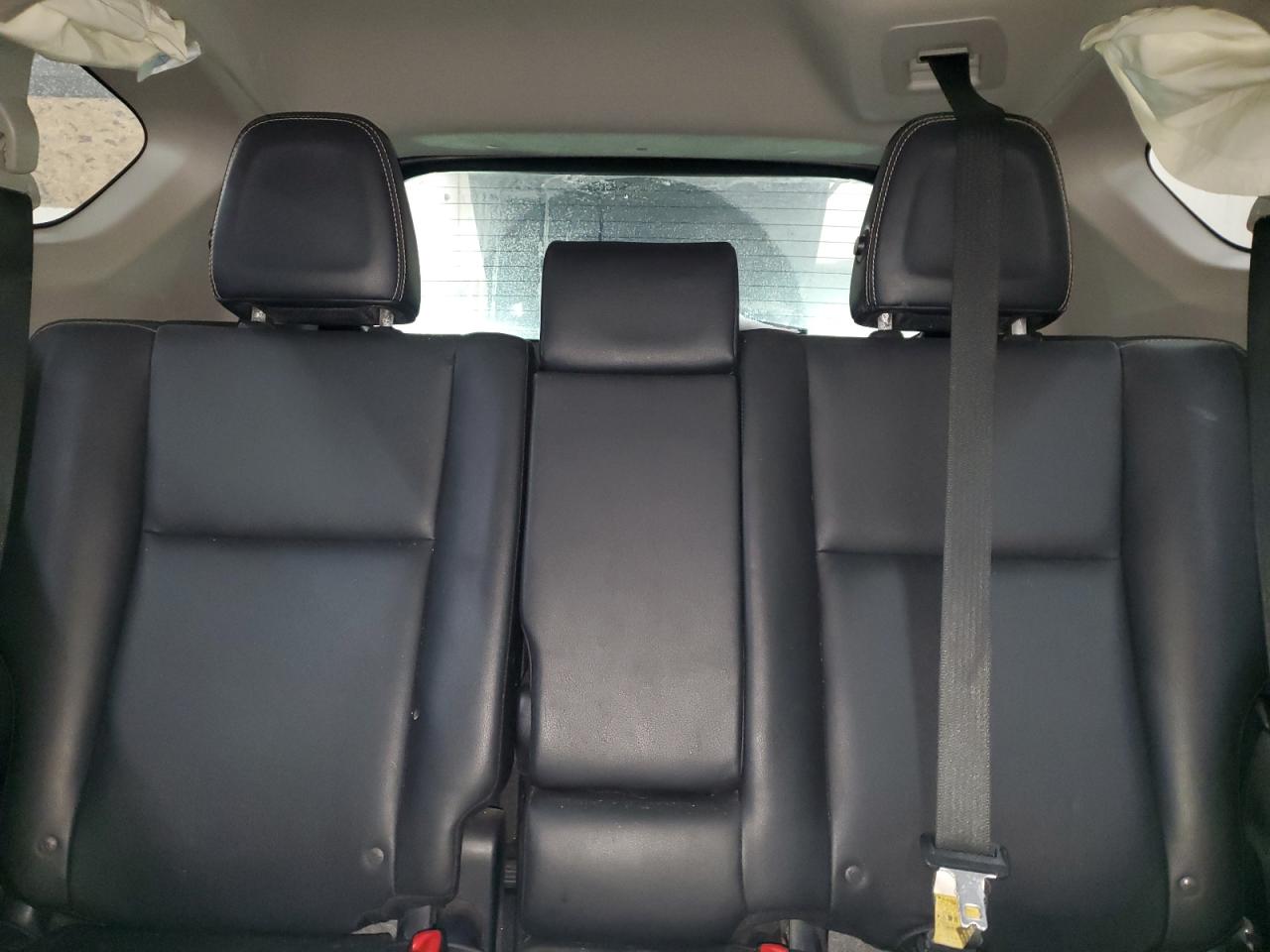2015 Toyota RAV 4 - Image 10