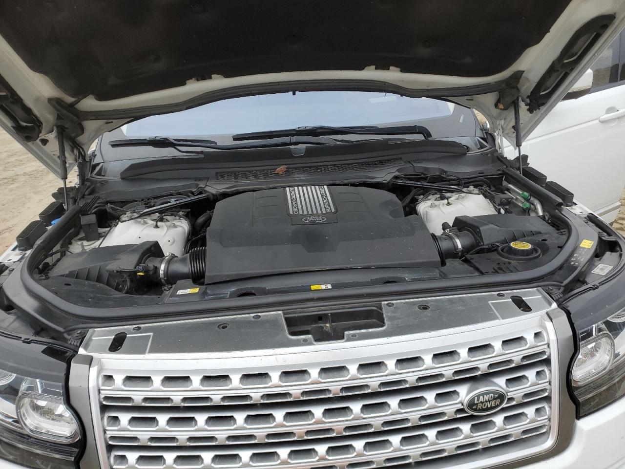 2016 Land Rover Range Rover - Image 14