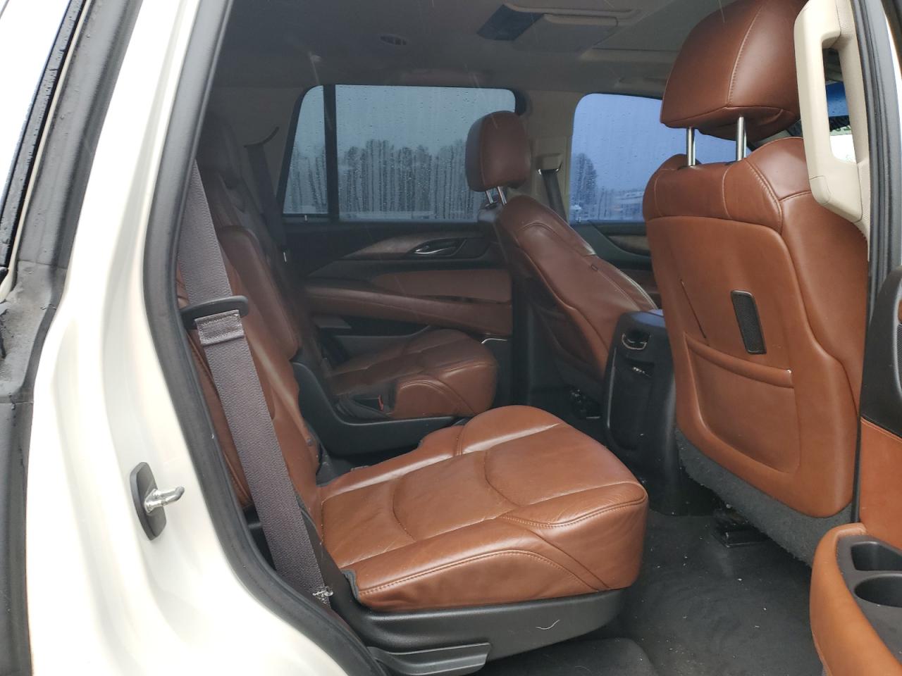 2015 Cadillac Escalade - Image 11