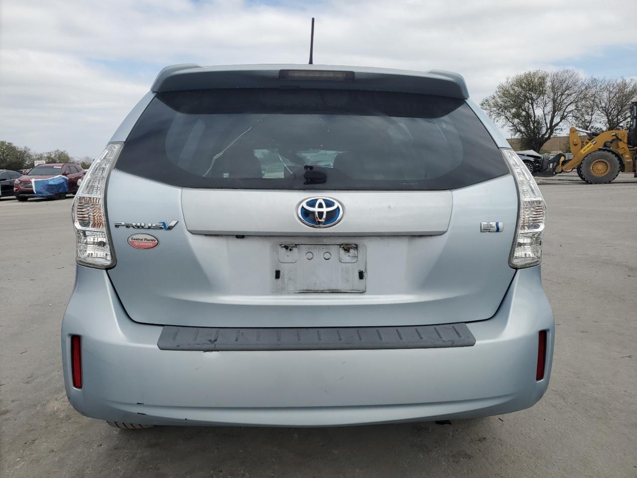 2012 Toyota Prius - Image 6