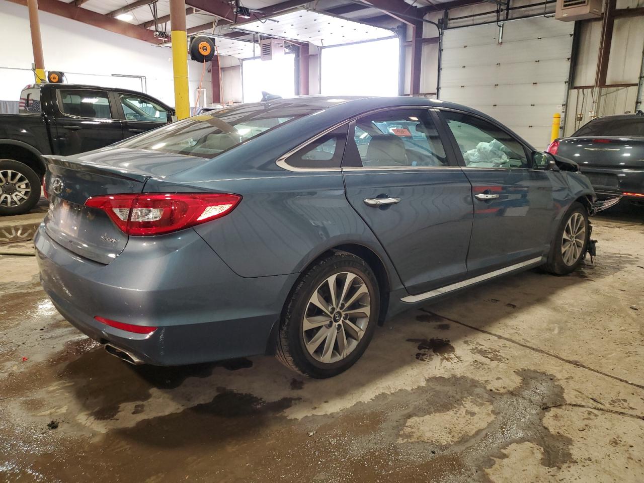 2015 Hyundai Sonata - Image 3