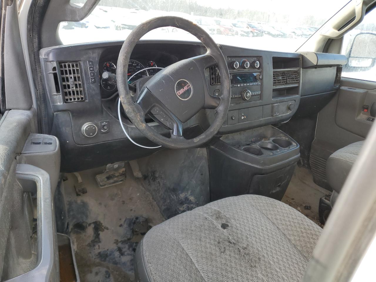 2016 GMC Savana - Image 8