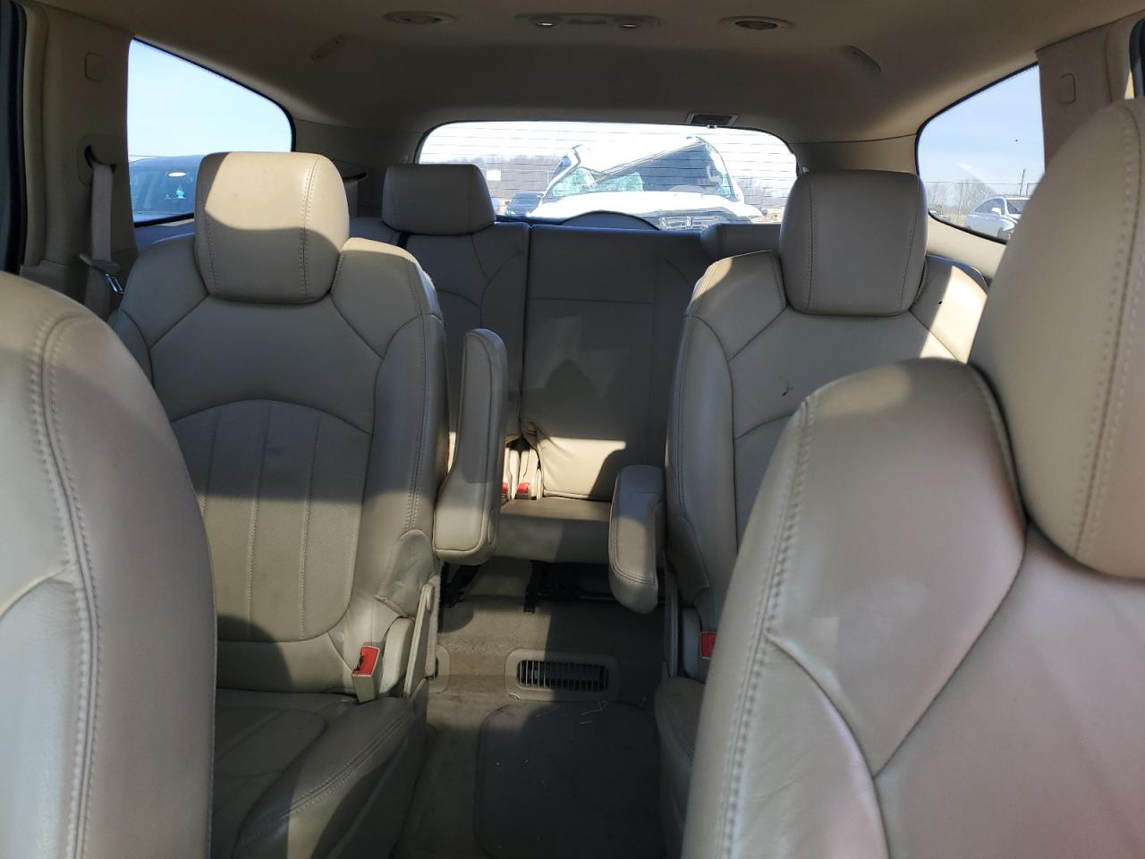 2010 Buick Enclave - Image 10