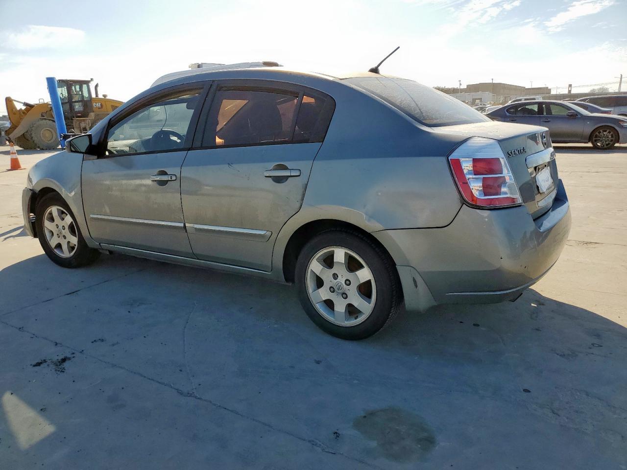 2010 Nissan Sentra - Image 2