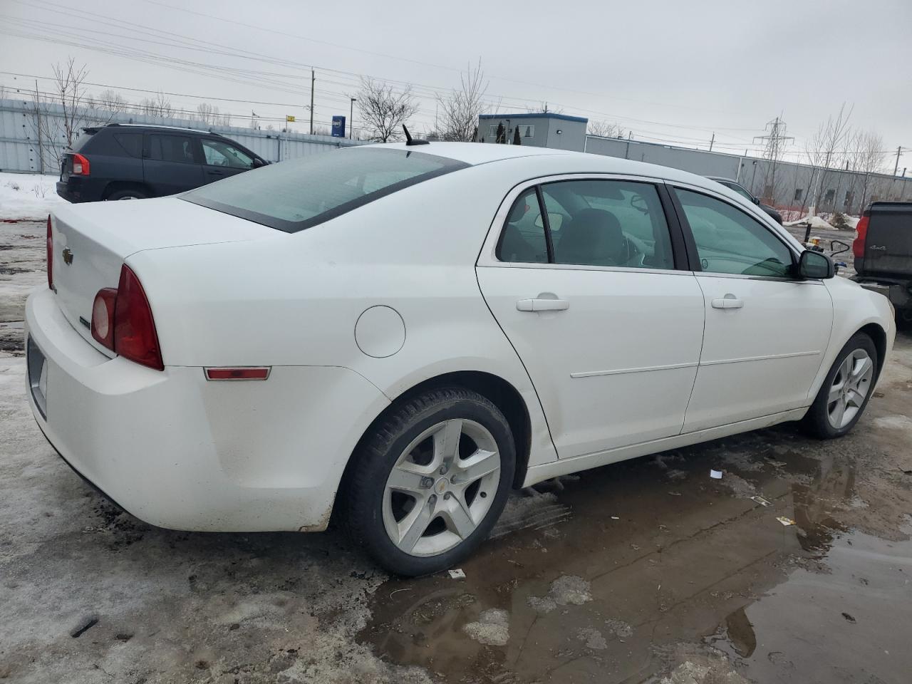 2010 Chevrolet Malibu - Image 3