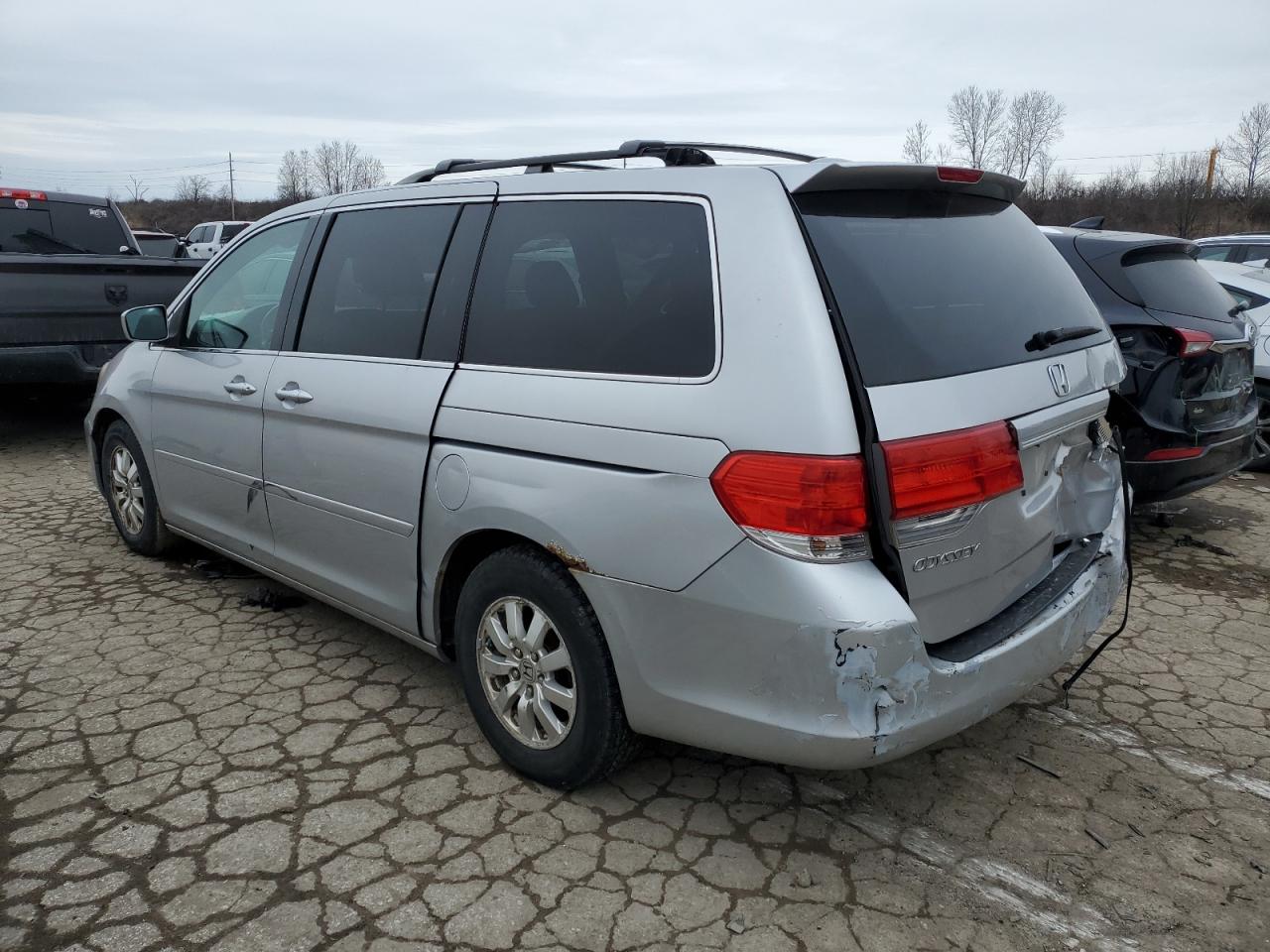 2010 Honda Odyssey - Image 2