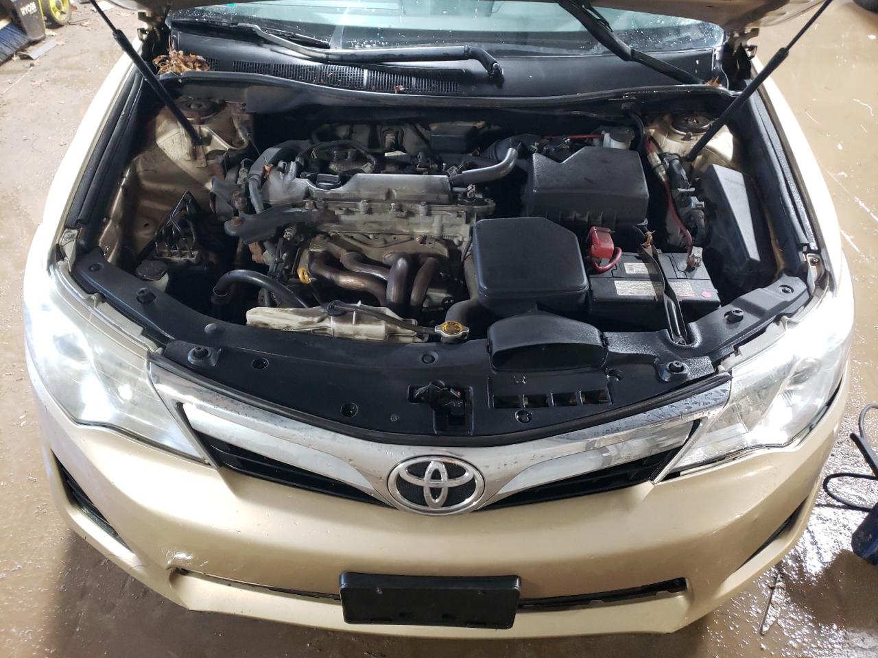 2012 Toyota Camry - Image 11