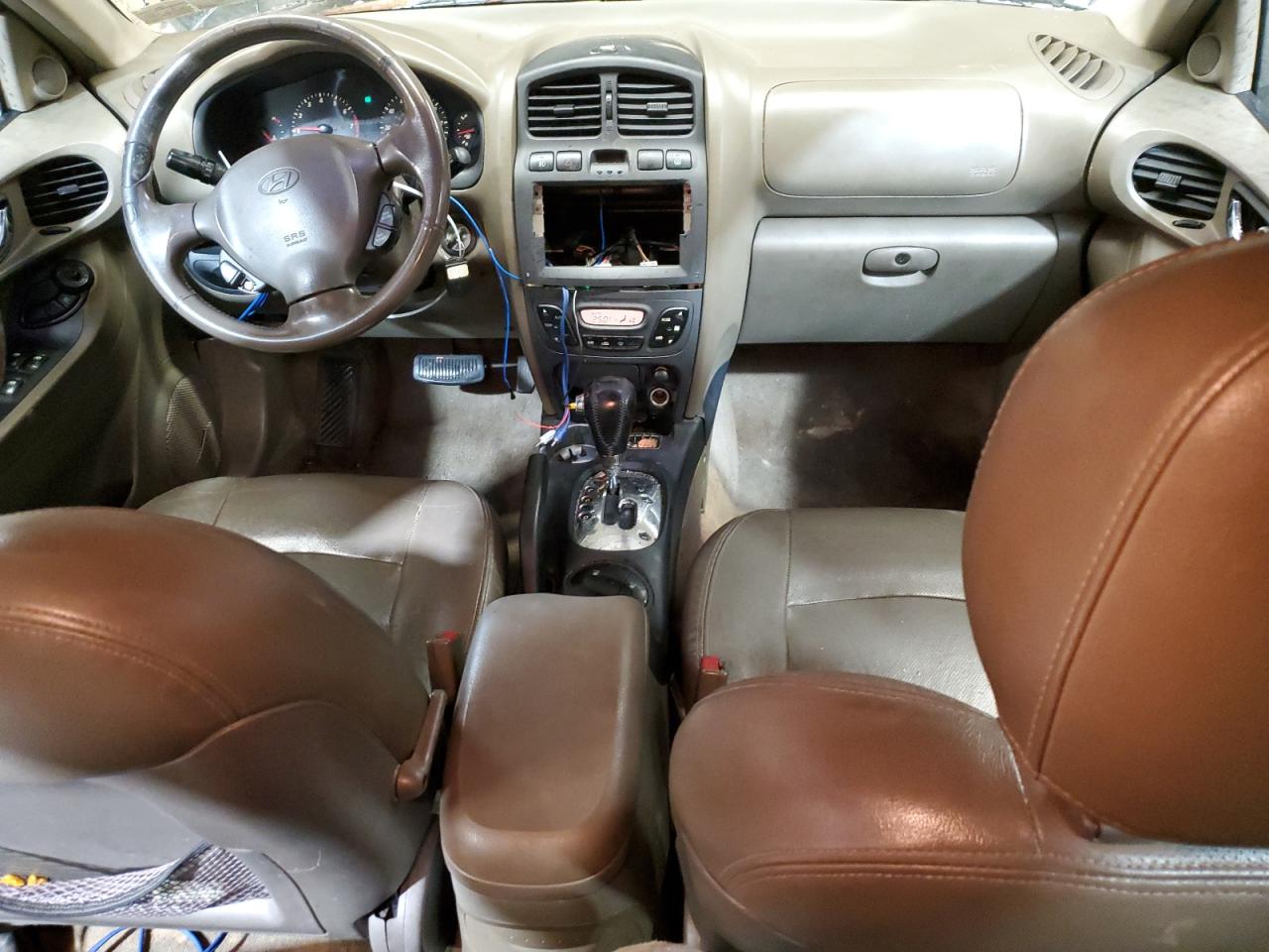 2004 Hyundai Santa Fe - Image 8